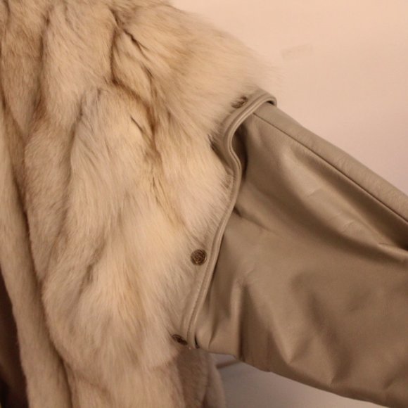 O'Brien & Sons Fox and Leather Coat - Picture 6 of 12